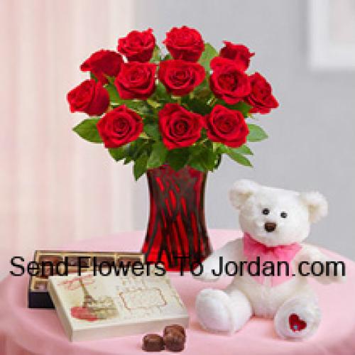 12 belles roses avec un ours en peluche et des chocolats